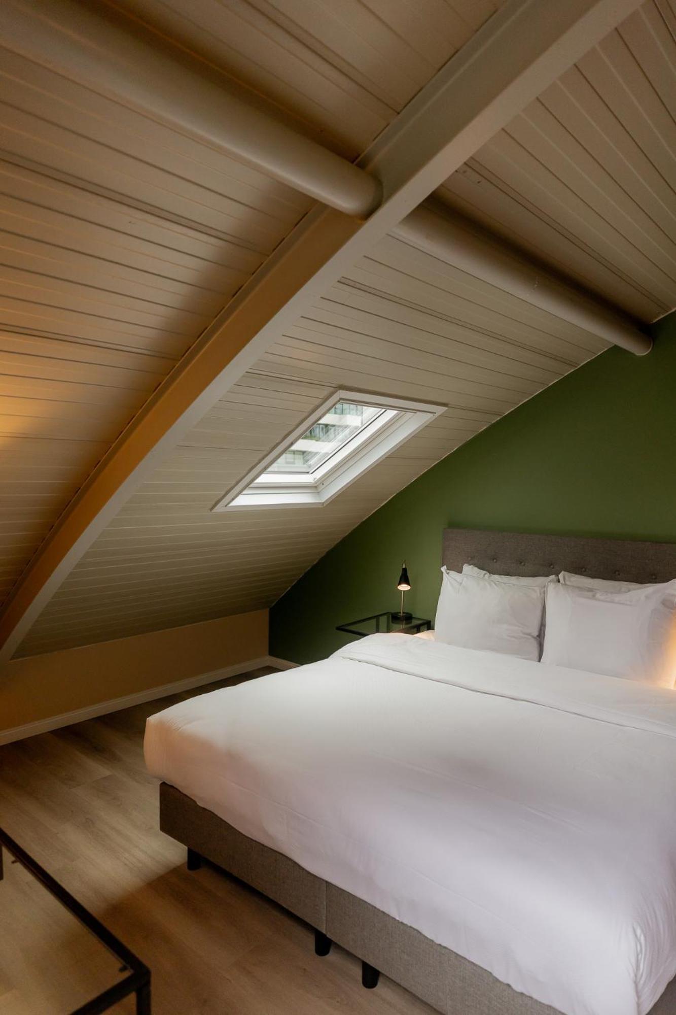 H2OTEL Rotterdam Buitenkant foto
